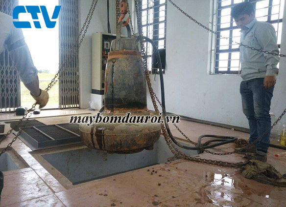 Lắp đặt máy bơm chìm xử lý nước thải
