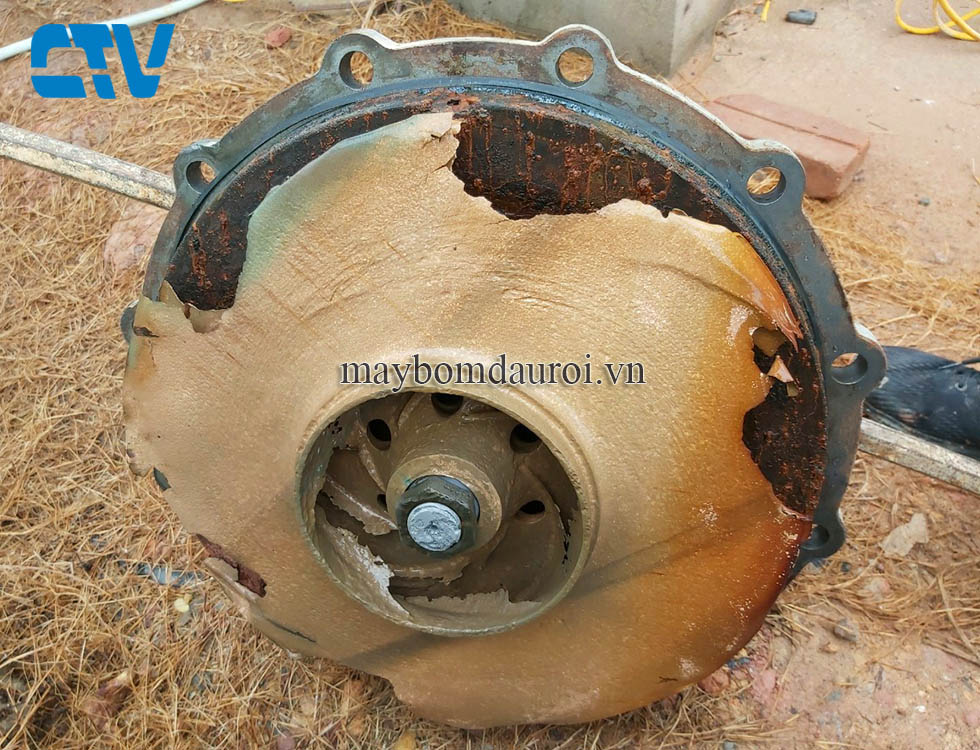 Sửa máy bơm đầu rời bị hỏng cánh